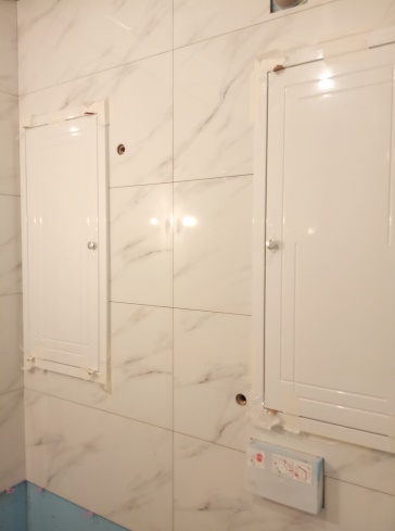 Почему выбирают именно металлический встраиваемый шкаф в туалет?